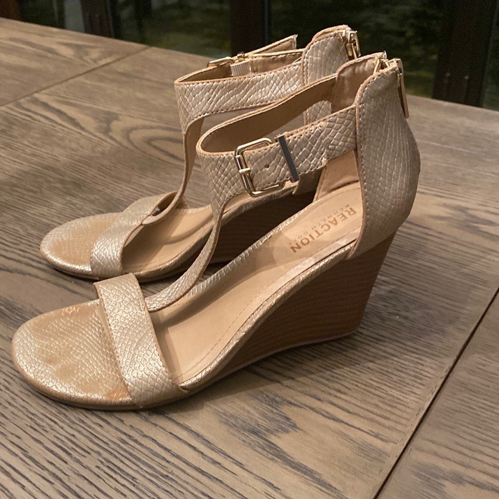 Kenneth Cole Reaction gold shimmer wedge sandal
